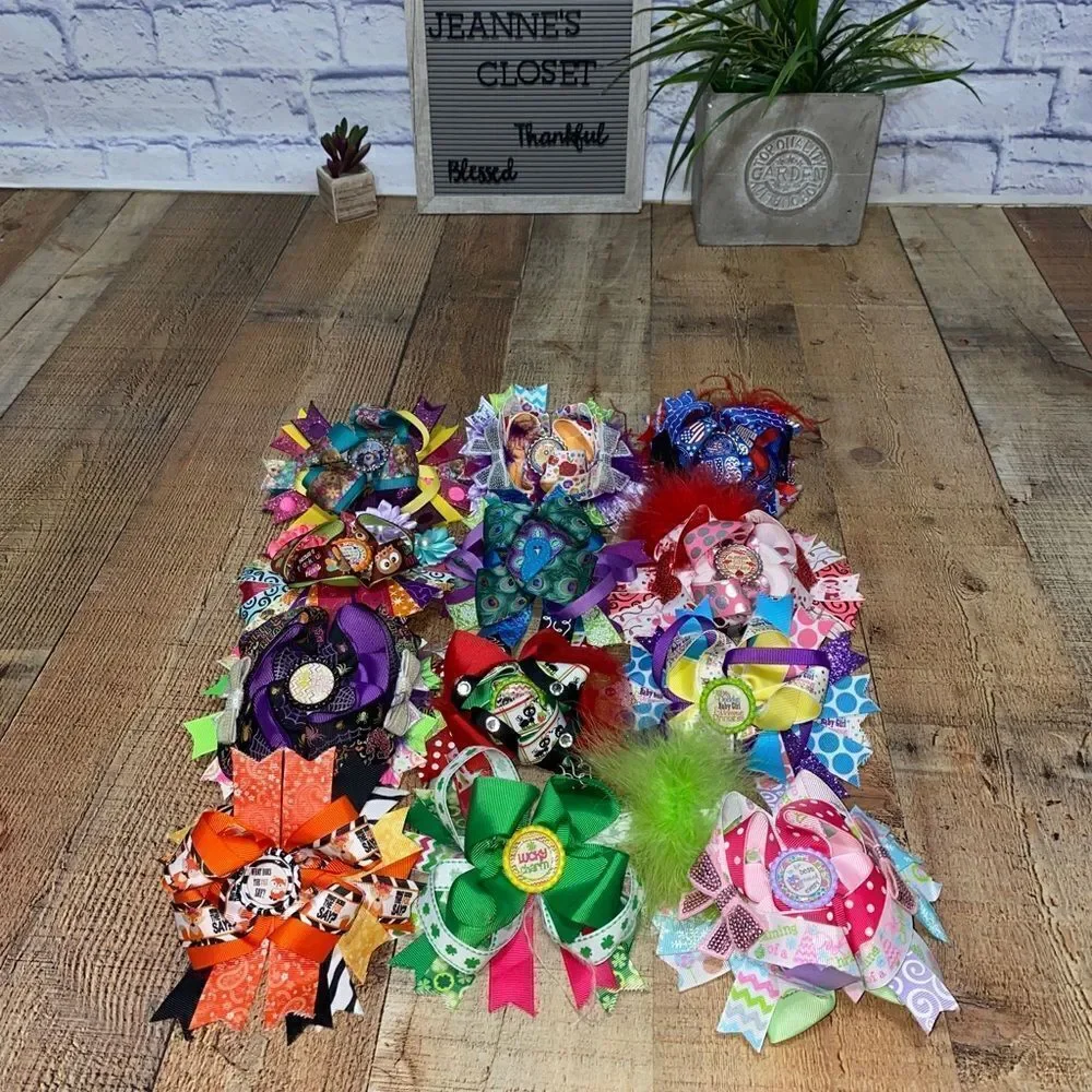 Lot of 12 boutique style‎ handmade bows